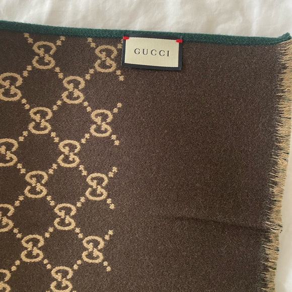 Gucci Monogram Logo Wool & Silk Blend Scarf Green & Brown - Picture 4 of 9